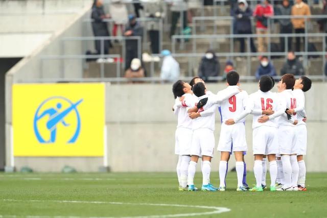 拜仁提前四轮卫冕德甲 向“六冠王”迈进